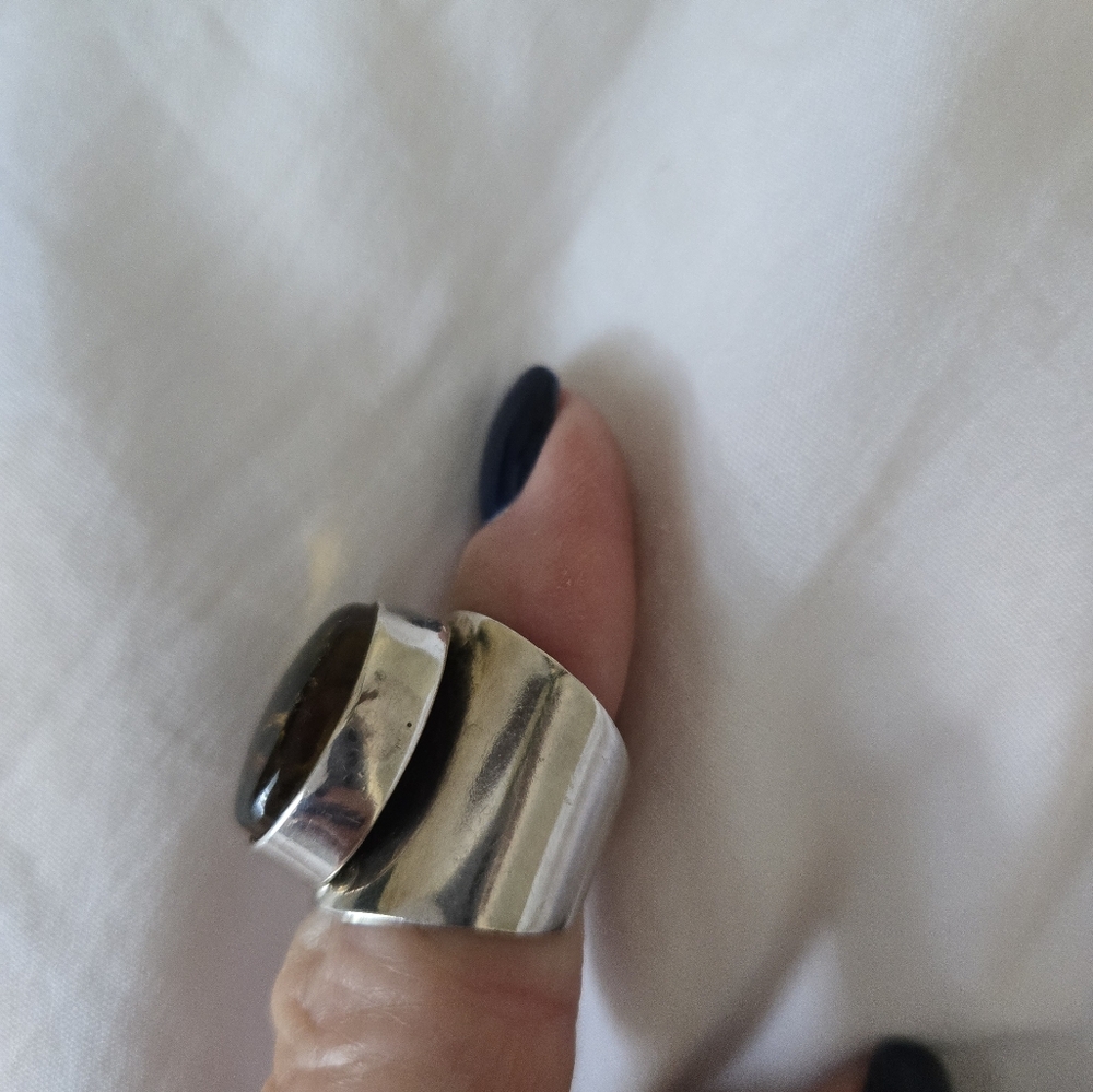 Ring - Picture 4 of 5